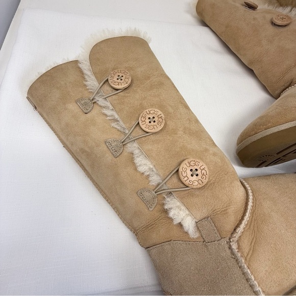 UGG Bailey Button Triplet ll Tan Winter Boots with Sheepskin Lining size 10 - Picture 13 of 15